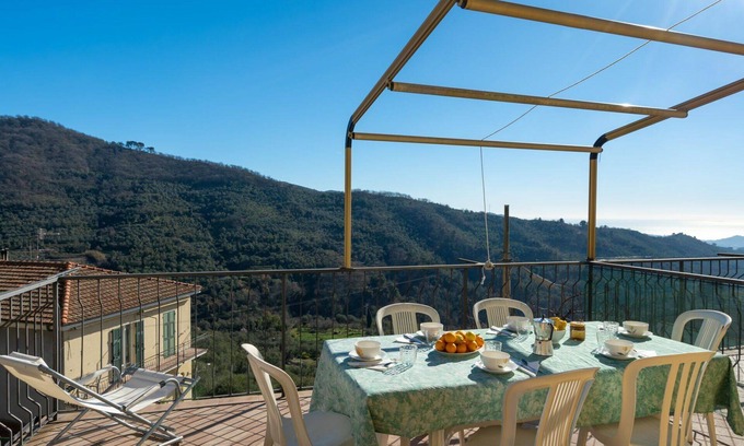 Vasia Apartment | Lovely apartment for 7 people with WIFI, TV, terrace, pets allowed and parking