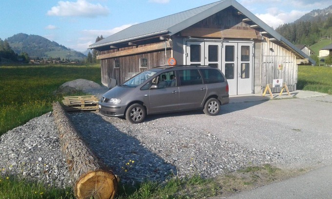 Schoenried Apartment | Lovely apartment for 9 guests with WIFI, TV, balcony and pets allowed