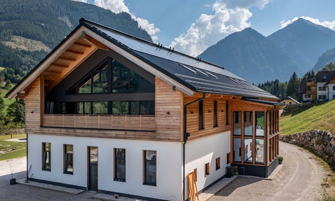 Solk Apartment | Lovely apartment for 4 guests with hot tub, WIFI, TV, patio and parking