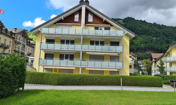 Engelberg Apartment | Lovely apartment for 6 guests with WIFI, TV and balcony