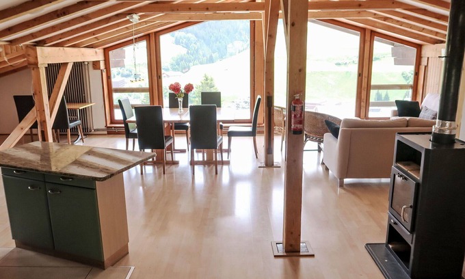 Savognin Apartment | Lovely apartment for 7 guests with balcony, panoramic view and parking