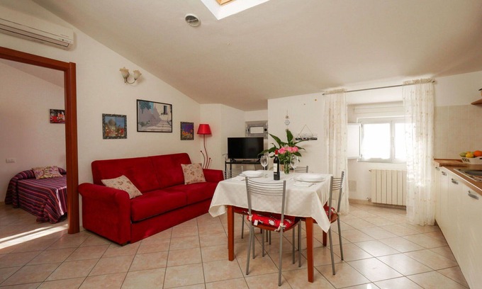 Follonica Apartment | Lovely apartment for 4 guests with A/C, WIFI, TV and pets allowed