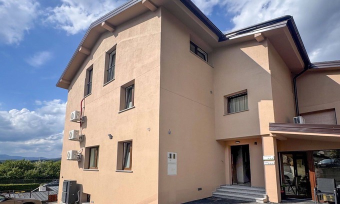 Postojna Apartment | Lovely apartment for 4 guests with WIFI, A/C, TV, panoramic view and parking