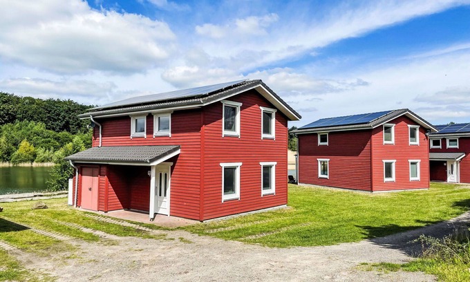 Hechthausen House | Lovely apartment in villa for 6 guests with pool, WIFI, TV, terrace and pets allowed