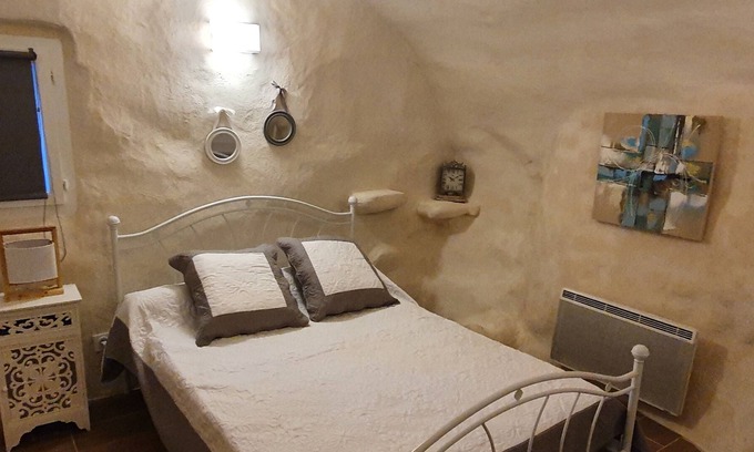 Feliceto Condo | Lovely apartment, in a typical Balagne village. Calm and authentic