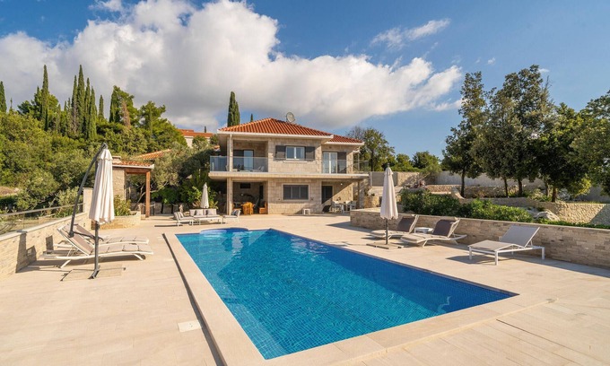 Mocici Apartment | Lovely apartment in Cilipi with WiFi