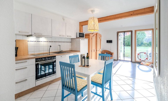 Barhoft Apartment | Lovely apartment in Klausdorf with WiFi