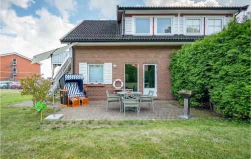 Barhoft Apartment | Lovely Apartment In Klausdorf With Wifi