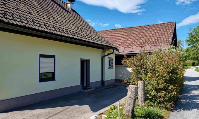 Weizelsdorf Apartment | Lovely apartment in Strau with WiFi