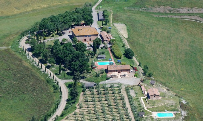 Peccioli Villa | Lovely apartment in villa for 3 people with pool, WIFI, panoramic view and parking