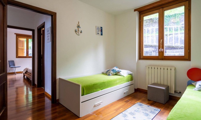 Someraro House | Lovely apartment in villa for 6 guests with WIFI, TV, balcony, pets allowed and parking