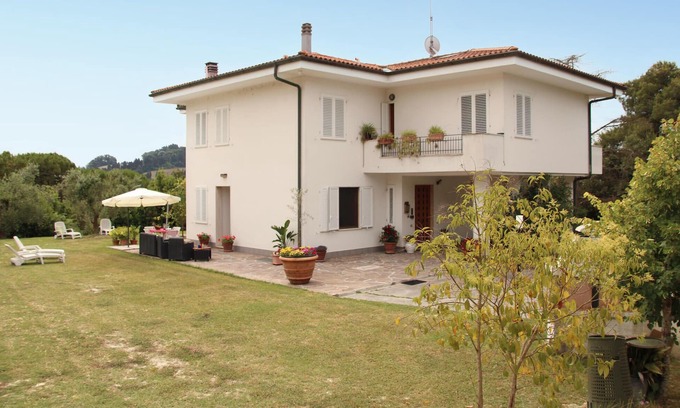 Collesalvetti Apartment | Lovely apartment in Collesalvetti