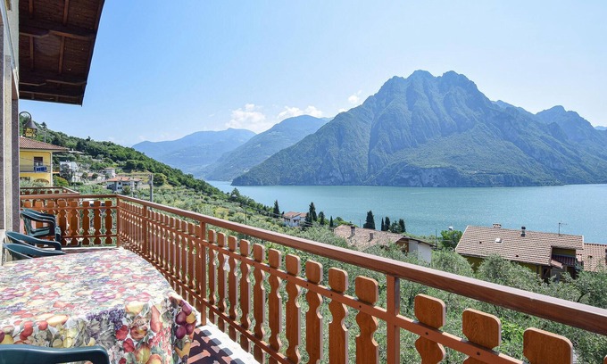 Zorzino Apartment | Lovely apartment in Riva di Solto
