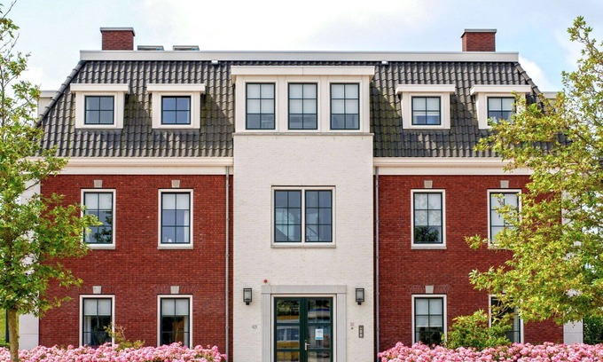 Colijnsplaat Apartment | Lovely apartment for 4 guests with hot tub, WIFI, TV, balcony and parking