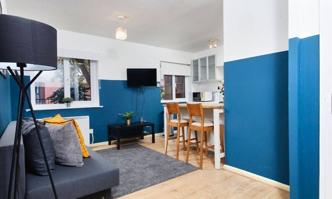 Leeds City Center Apartment | Lovely Apt in City Centre Leeds with free parking