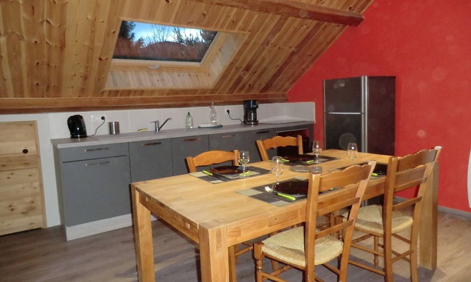 Chorges Cottage | Lovely attic apartment with mountain views