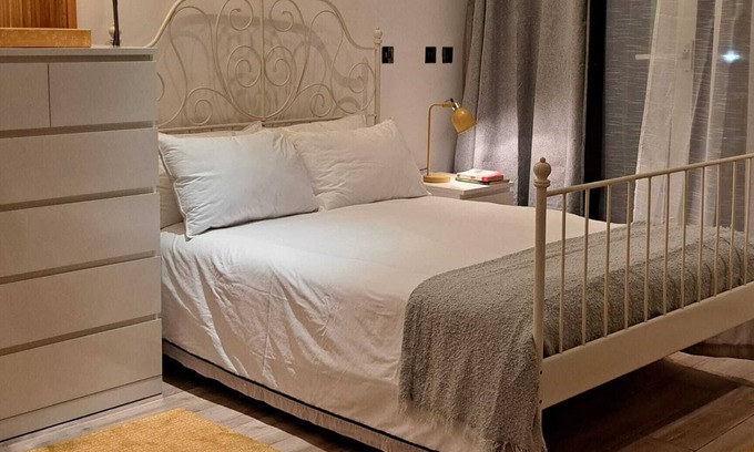 Queenstown Apartment | Lovely Battersea Park Studio Apartment - 3 mins from Battersea Power Station