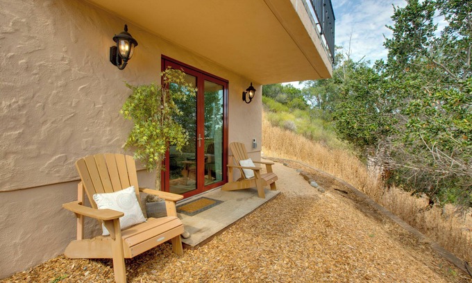 Belmont Apartment | Lovely Belmont Apartment w/Stunning Views!