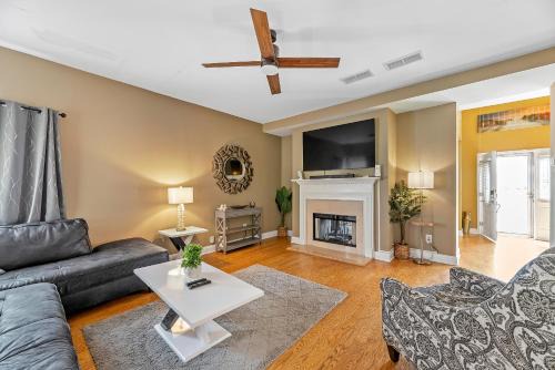 East Point House | Lovely Big House with an office in Atlanta, Close to the Airport by Deity Villas