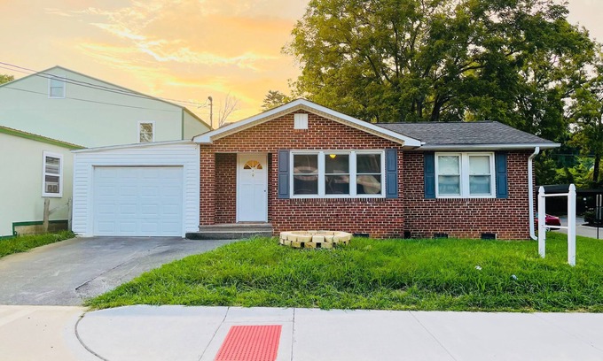 Blue Ridge House | Lovely Brick Cottage in Downtown Blue Ridge
