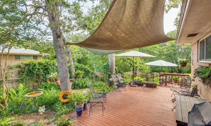 College Station Cottage | Lovely Bryan Home w/Deck - 4 Mi to Kyle Field!