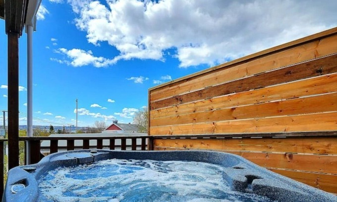 Quartier 5-4 Apartment | Lovely Calm Boho Spa & Sauna