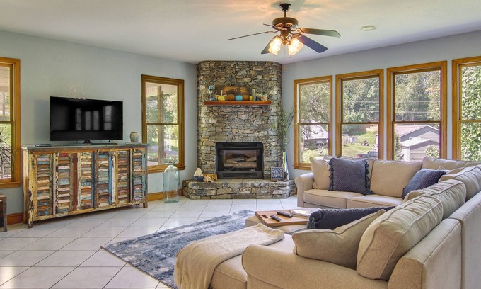 Canton House | Lovely Canton Country Home with Patio!