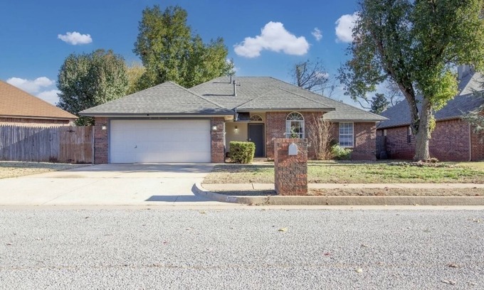 Edmond House | Lovely Central Edmond home 4bed 2bath
