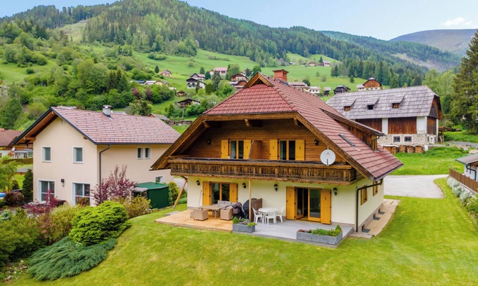 Bad Kleinkirchheim House | Lovely chalet near a hiking and skiing area