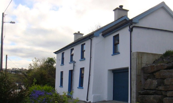 Town Lots Cottage | Lovely character cottage, in scenic, coastal location, Bantry, West Cork.