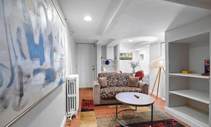 Columbia Heights Bed & Breakfast | Lovely Columbia Heights gem