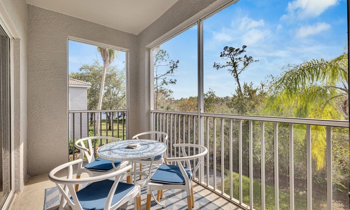 Hidden Lakes Condo | Lovely, Completely Renovated 5 Star Two Bedroom Condo Close to the Beach