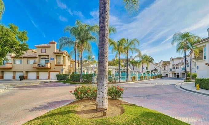 Corona Condo | Lovely Condominium in the Hills