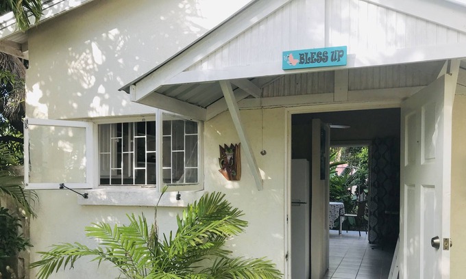 Rockley Cottage | Lovely cottage close to the beach