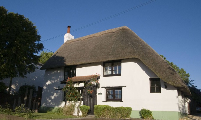 New Forest District Cottage | Lovely cottage & garden. 5 min drive from Paultons Park, home of Peppa Pig
