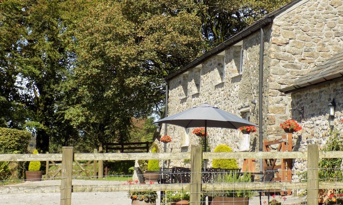 Mary Tavy Cottage | Lovely cottage situated in 40 beautiful acresn10% off for couples