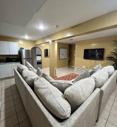 Almont Apartment | Lovely Cozy 3 king bedroom, 5 mins EWR Airport