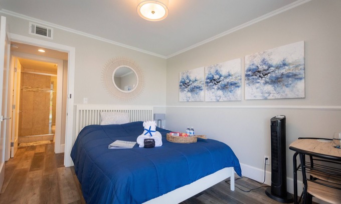 Del Mar Heights House | Lovely Del Mar Retreat Private Entrance 1BD 1BA