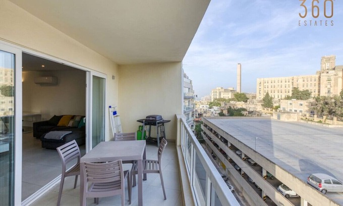 Pieta Apartment | Lovely designer 3BR Apt w/Private Terrace with BBQ