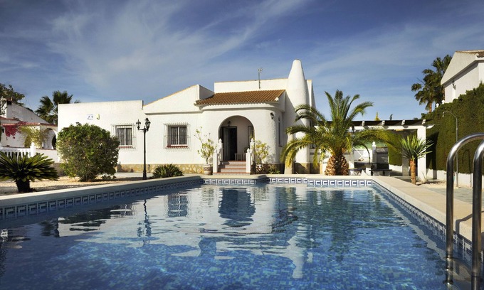 San Luis Villa | Lovely detached villa with private pool on spacious plot
