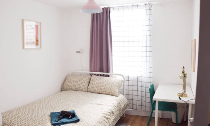 Thorpe Satchville Apartment | LOVELY DOUBLE BEDROOM NR GRAND HOTEL IN CENTRE