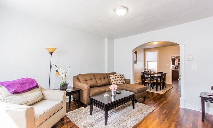 Lancaster House | Lovely Downtown Townhome