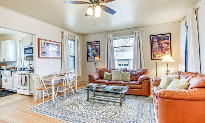 Elkhart Lake Apartment | Lovely Elkhart Lake Apartment - Walk to Town!