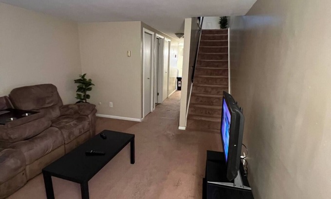 Ligonier Apartment | Lovely family and pet friendly townhouse with washer and dryer, walking distance to downtown