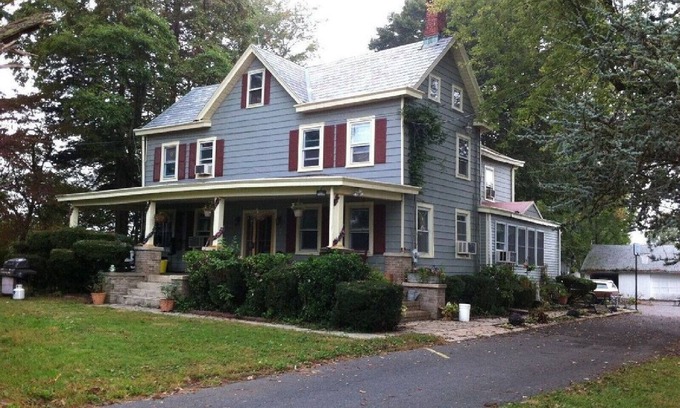 Imlaystown Other | Lovely Farmhouse-Queen Mary Guest House by the Vineyards- in East Windsor, NJ