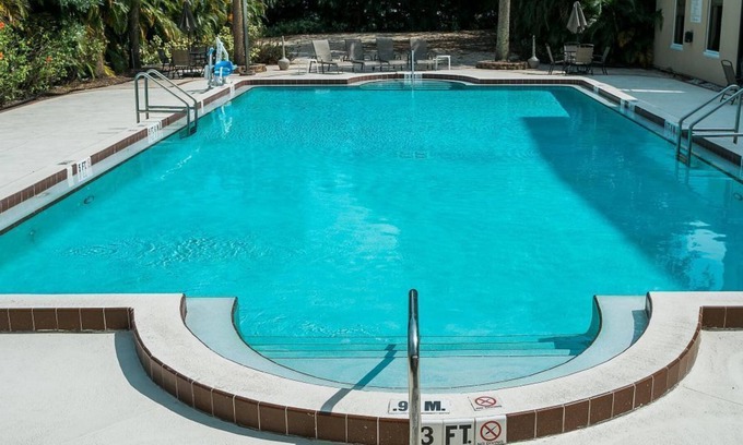 Tropic House | Lovely Find! 3 Gorgeous Accommodations Close to Parks and Attractions!