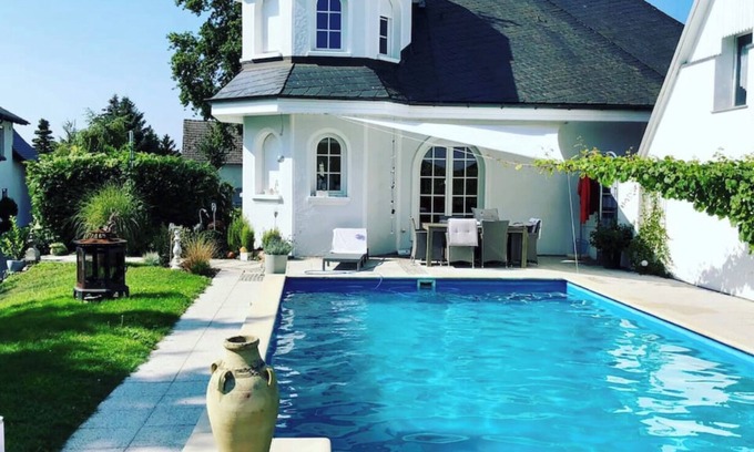 Frauendorf Apartment | Lovely Flat nearby Dresden (POOL)