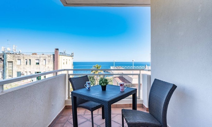 Aci Trezza Apartment | Lovely Flat with Balcony and Private Parking