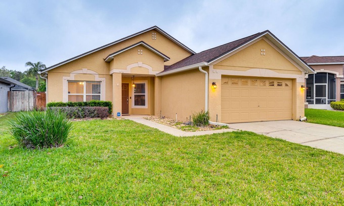 Lake Mary House | Lovely Florida Retreat w/Lanai: 5 Mi to Riverwalk