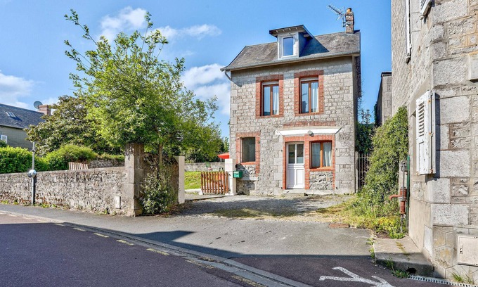 Quettreville-sur-Sienne House | Lovely home in Quettreville-sur-Sienne